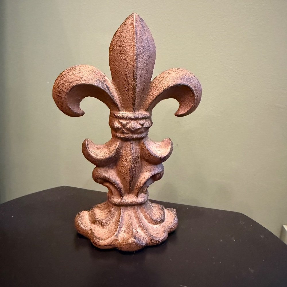 Fleur de Lis Cast Iron Decor or Doorstop - Picture 9 of 14